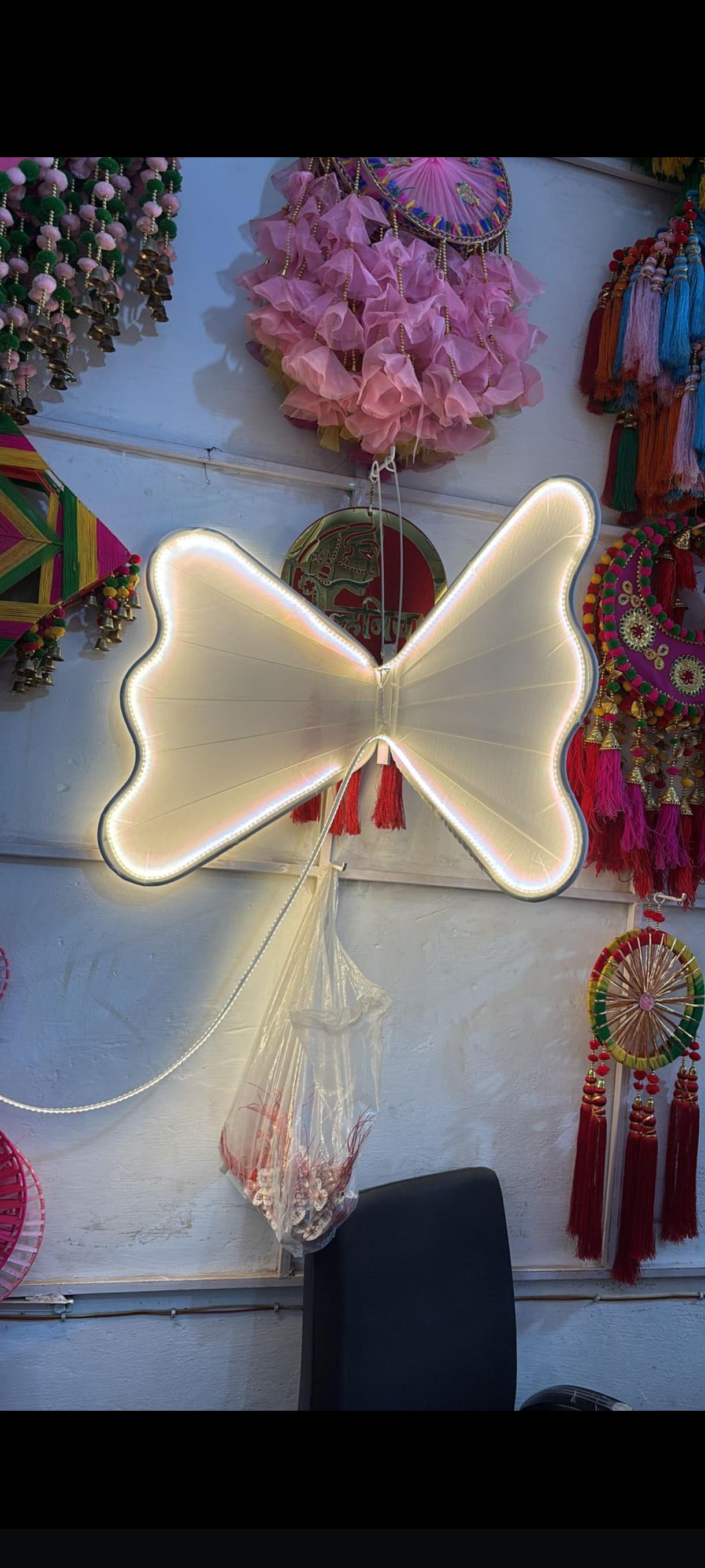 Premium Battery Fly Decoration for Wedding and Event Stages