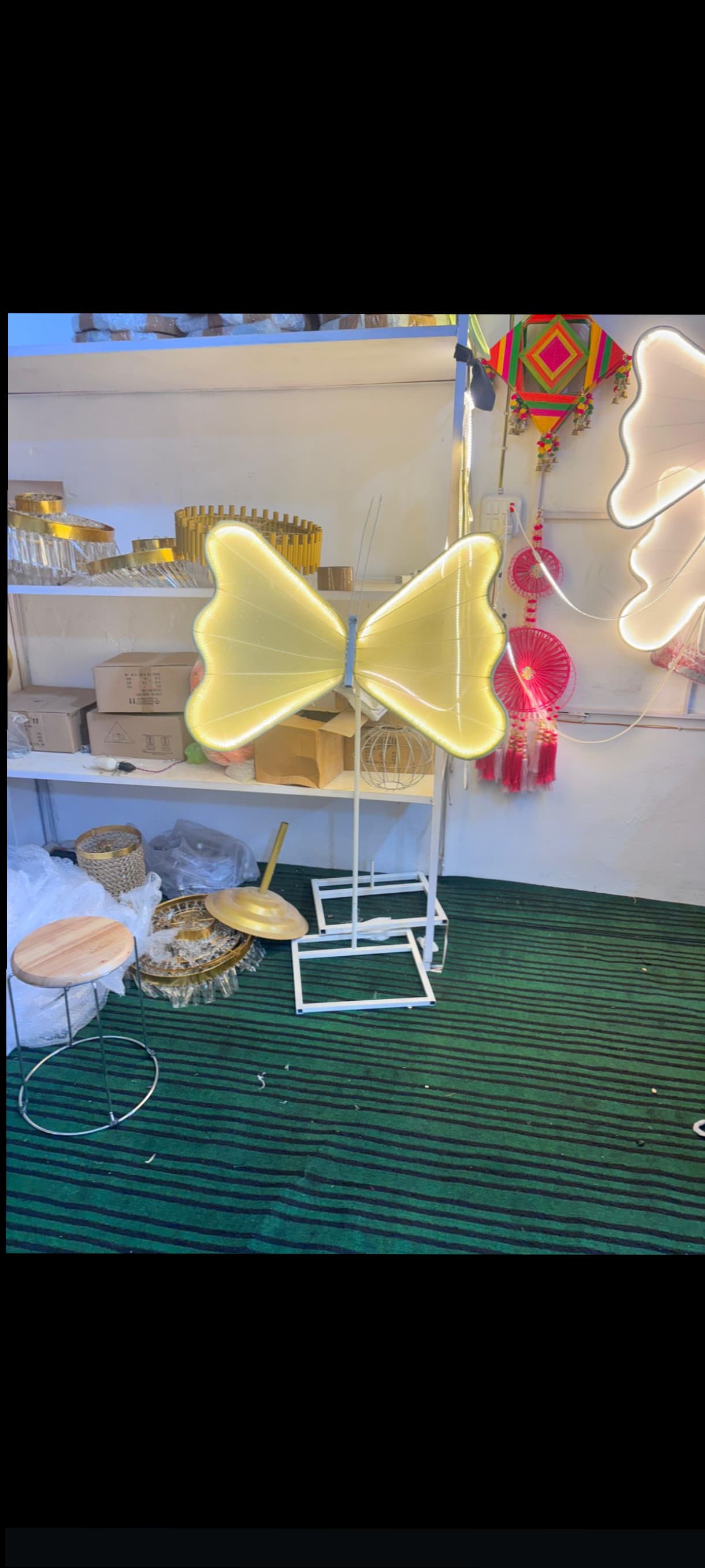 Premium Battery Fly Decoration for Wedding and Event Stages
