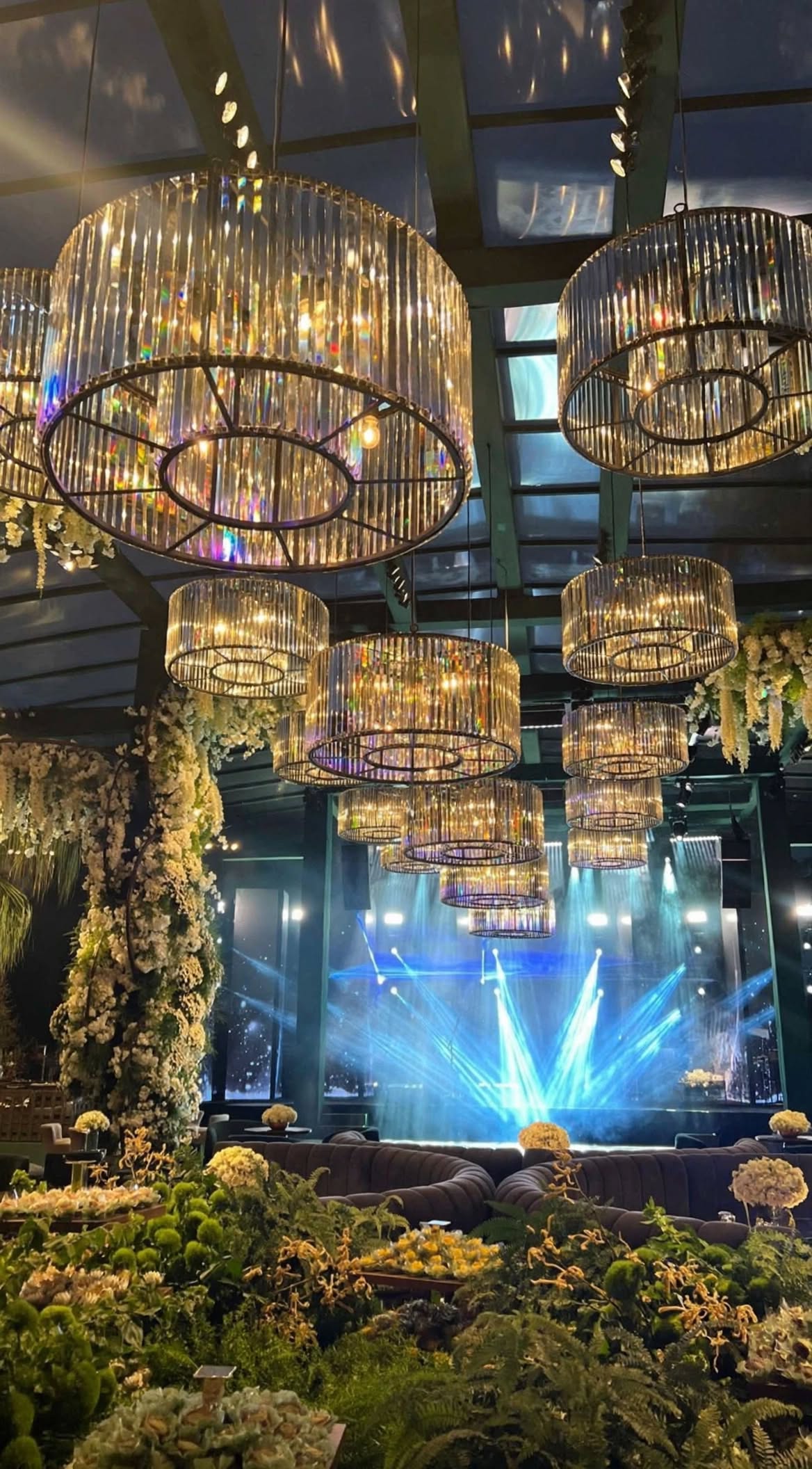 Luxury Chandelier for Wedding, Stage and Interior Decoration
